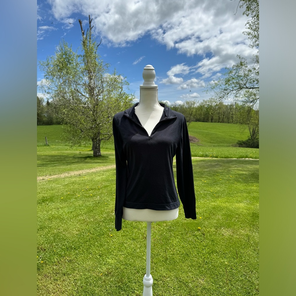 Black sweatshirt
